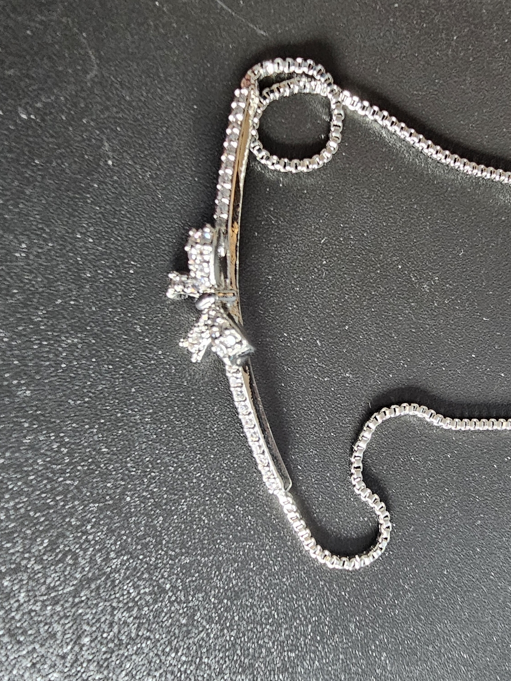 Elegant Silver Bow Bracelet - Silver And Moissanite